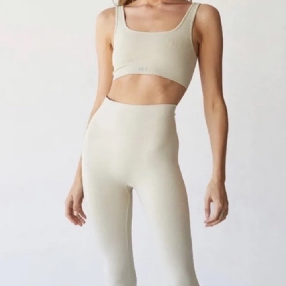 Set Active Beige Set